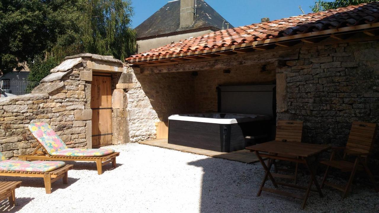 Le Logis Du Foirail Apartment Saint-Projet  Luaran gambar